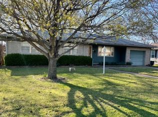 1322 N Garfield Ave, Sand Springs, OK 74063