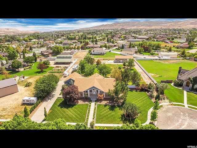 1st image of 2433 W Saddle Horn Cir