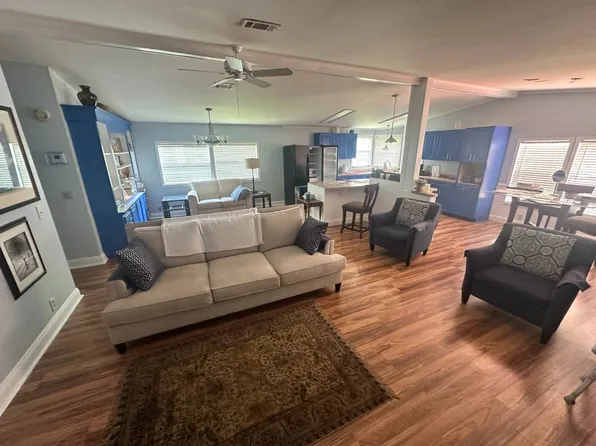 2231 Del Mar Dr, North Fort Myers, FL 33903