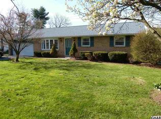 527 Thornwood Ln, Carlisle, PA 17013