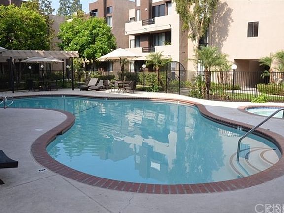4th image of 7826 Topanga Canyon Blvd #60