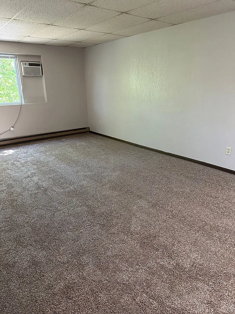 One Bedroom — Photo 2