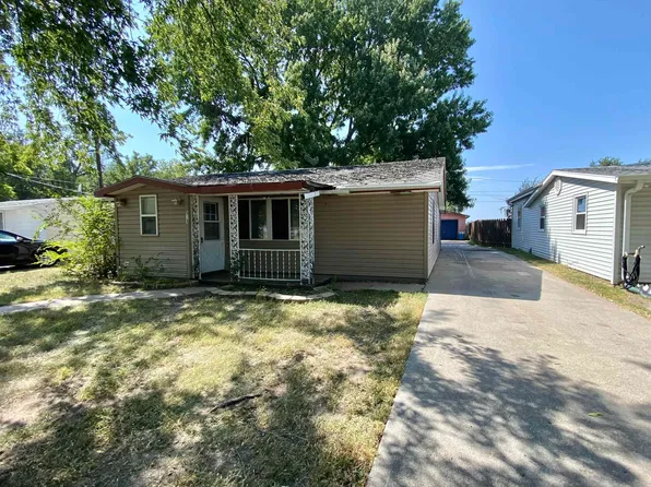 322 S Woodland Ave, Hastings, NE 68901