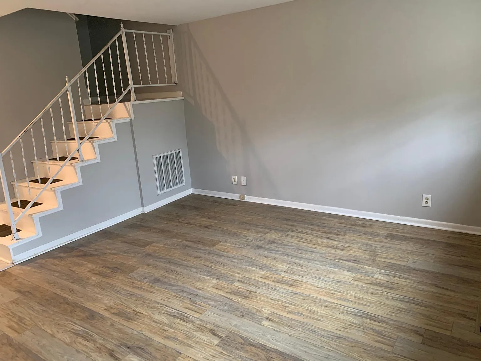 2 bed, 1.5 bath, 1050 sqft, $1,700 — Photo 3