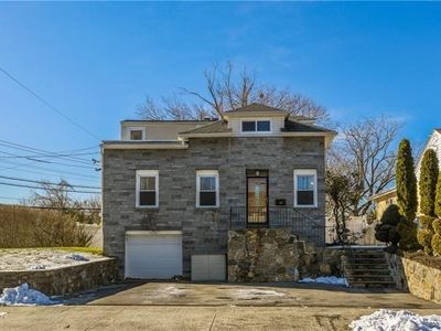 10 Pinebrook Rd, New Rochelle, NY, 10801