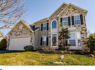 914 Maplewood Dr, Douglassville, PA 19518