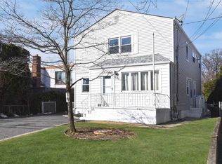 279 Hendrickson Ave, Lynbrook, NY 11563