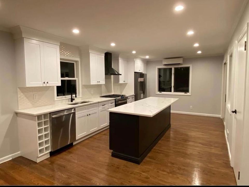 1st image of 133 East Dr