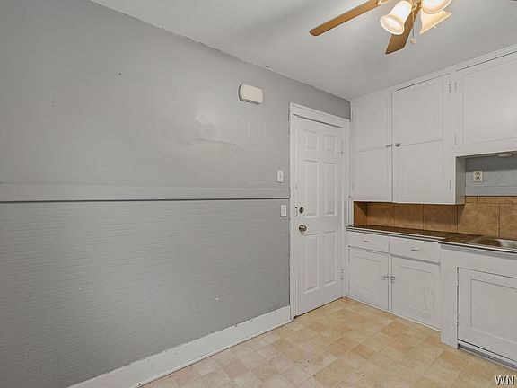 3rd image of 29 Avery Ave