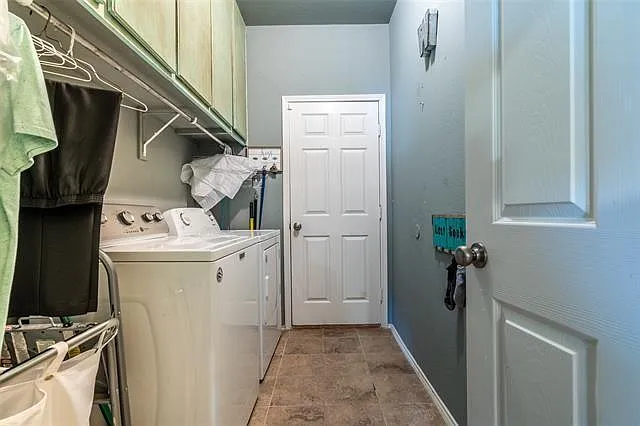 8957 Silent Brook Ln — Photo 7