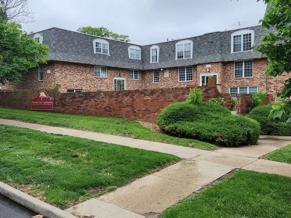 Pleasant Court Apartments