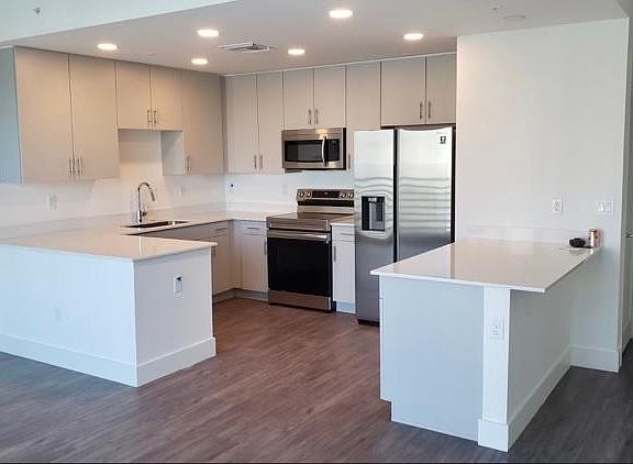 4th image of 1703 N Tamiami Trl #304B