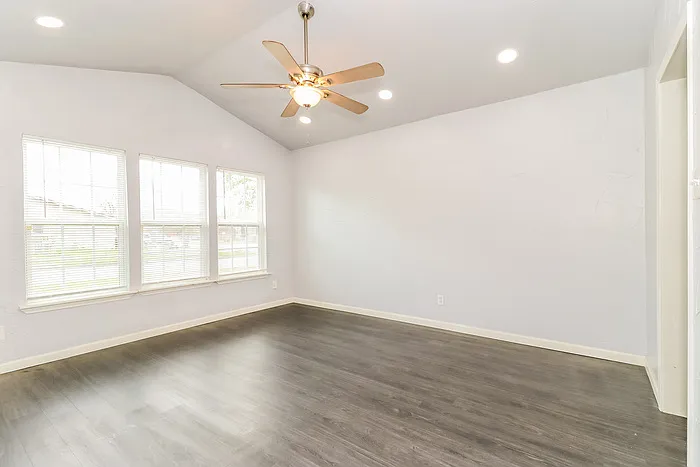 5601 Oak Grove Rd — Photo 3