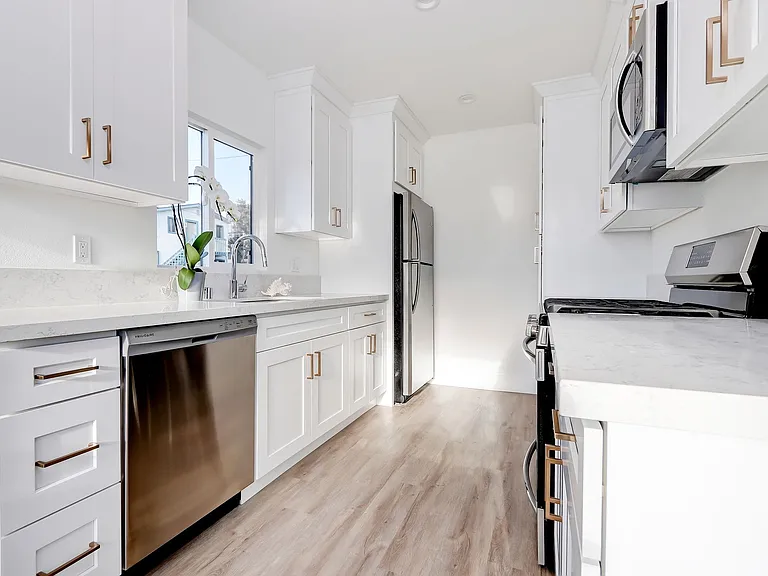 350 Hermosa Ave — Photo 2