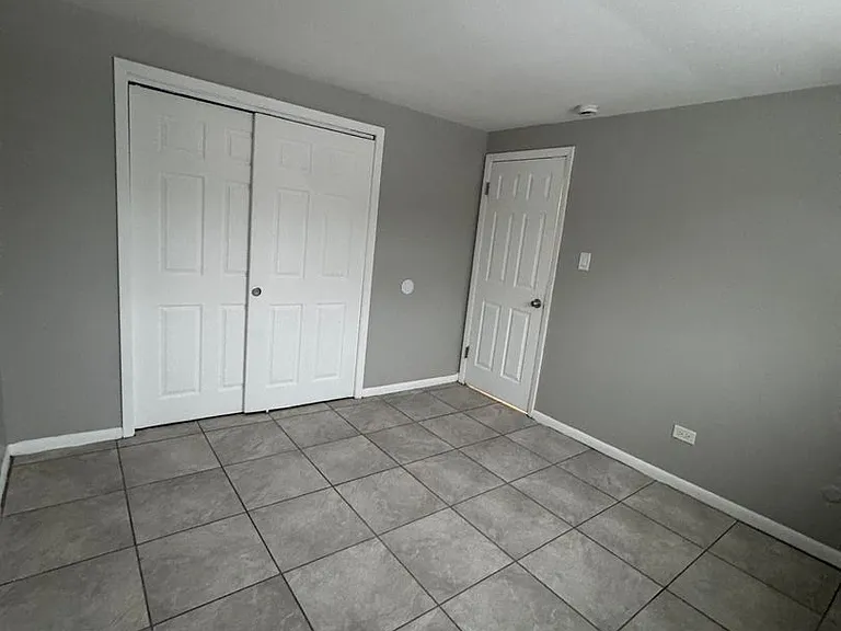 620-628 Sibley Blvd — Photo 7
