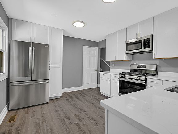 3rd image of 28W502 Leverenz Rd