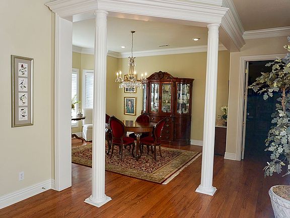 5th image of 2667 N Candlewood Dr