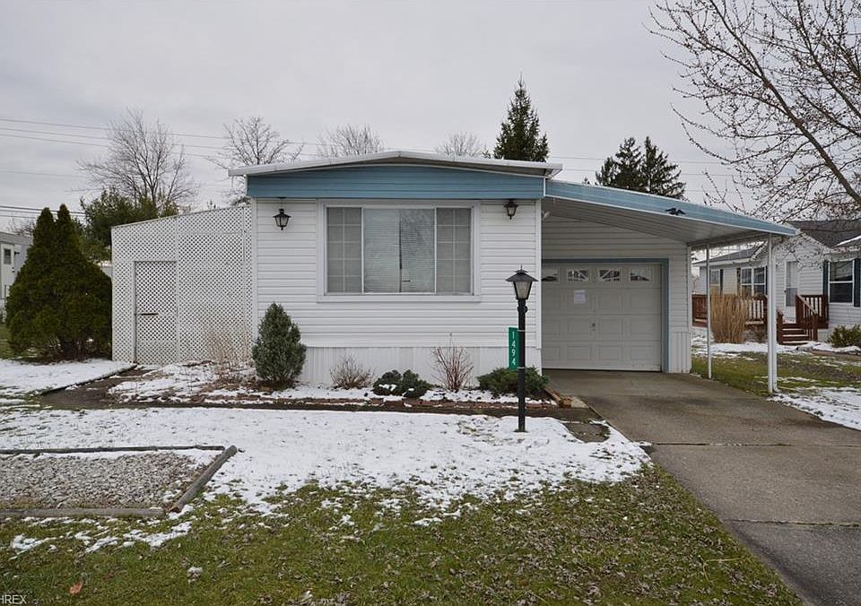 1st image of 1494 Guenevere St
