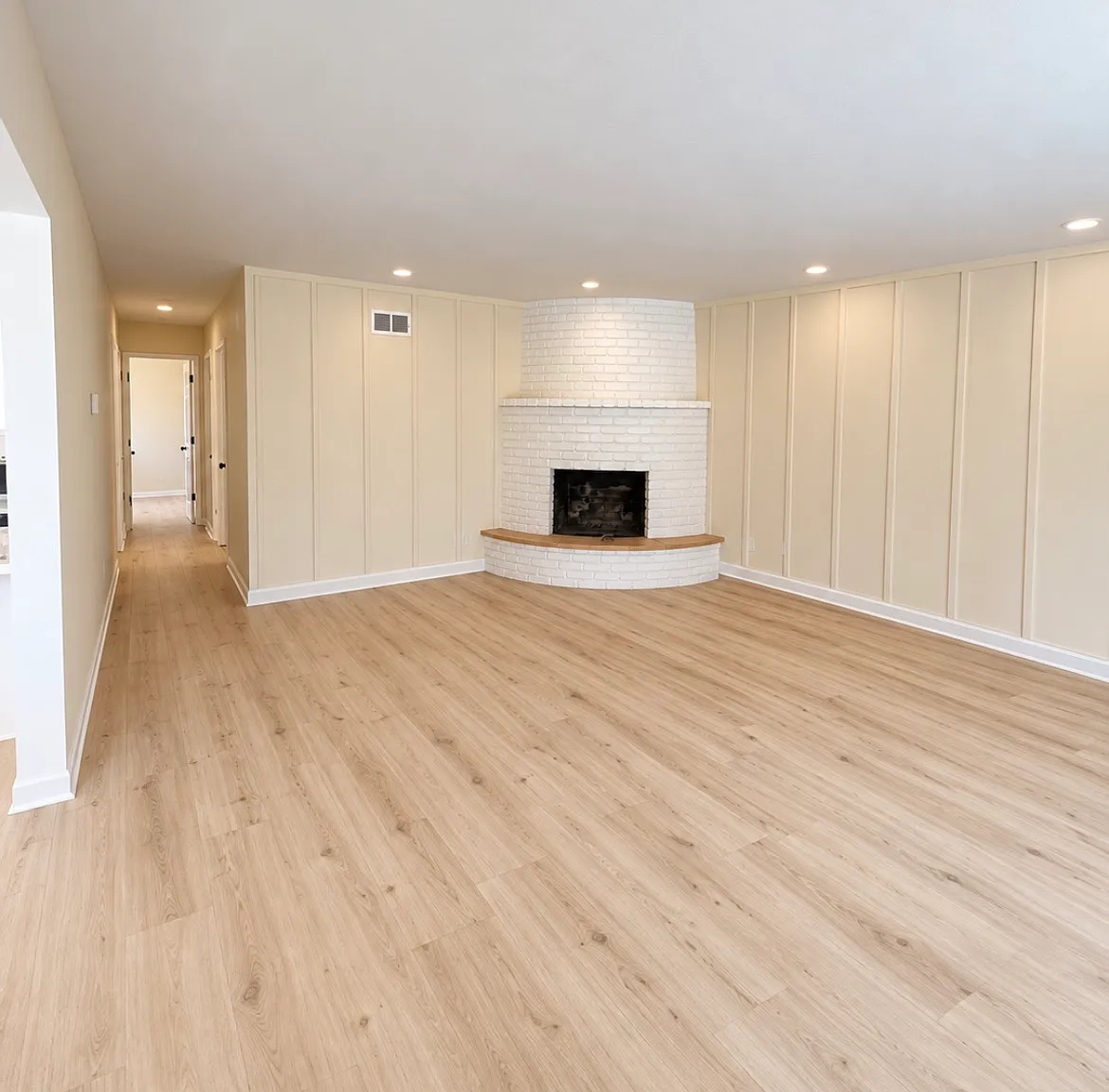 3 bed, 1139 sqft, $3,695 — Photo 2