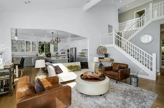 13130 Holmes Point Dr NE — Photo 4