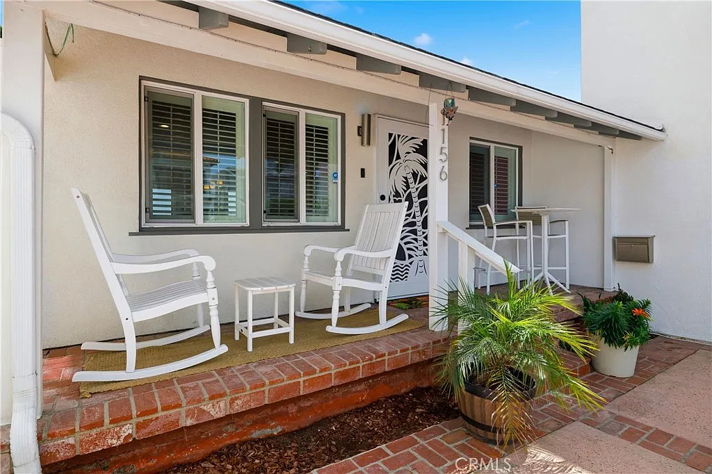 3 bed, 2.5 bath, 1596 sqft, $9,500 — Photo 4