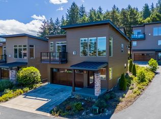 25 Catkin Loop, Yachats, OR 97498