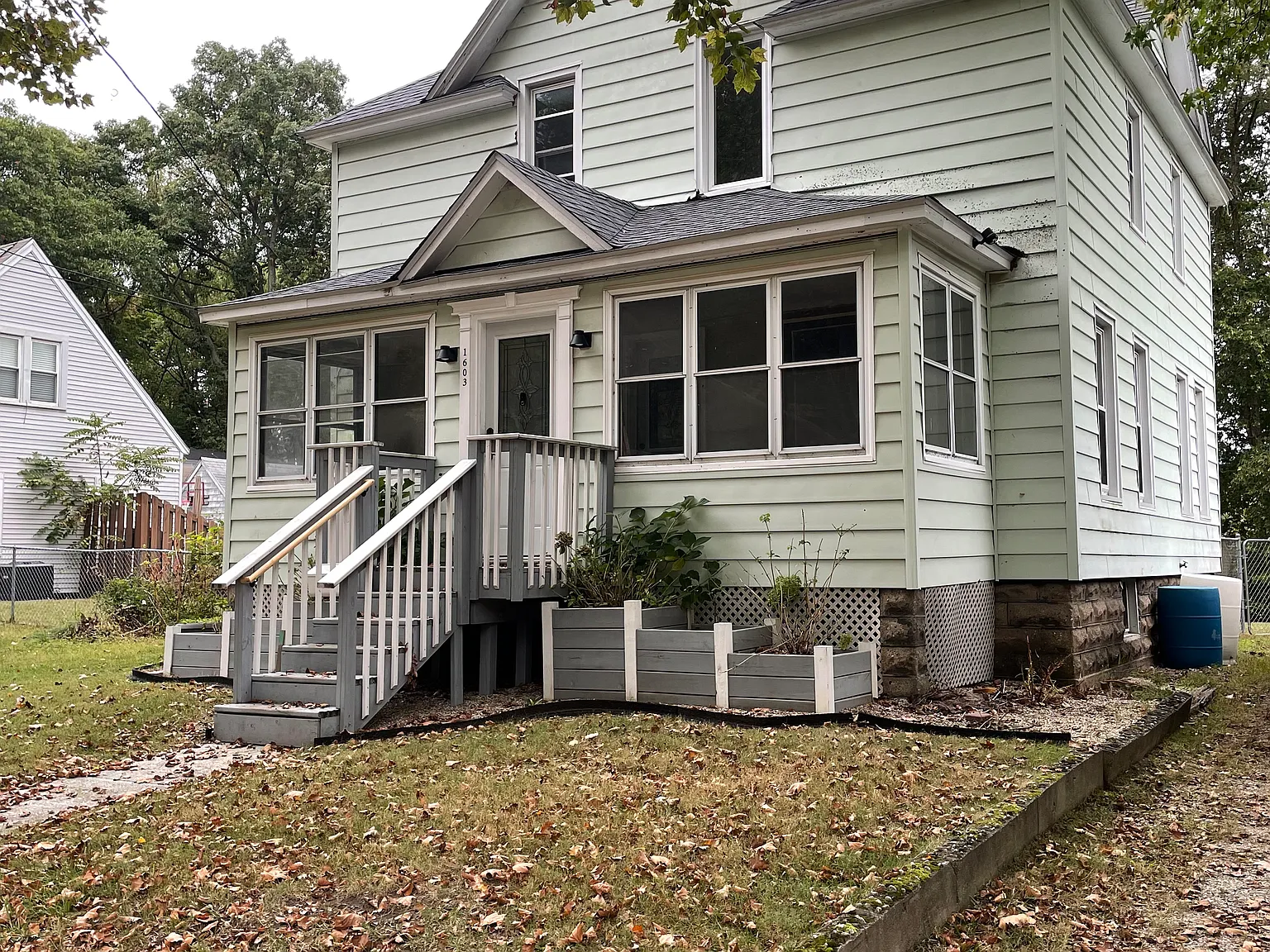 4 bed, 2.5 bath, 1665 sqft, $2,200 — Photo 1