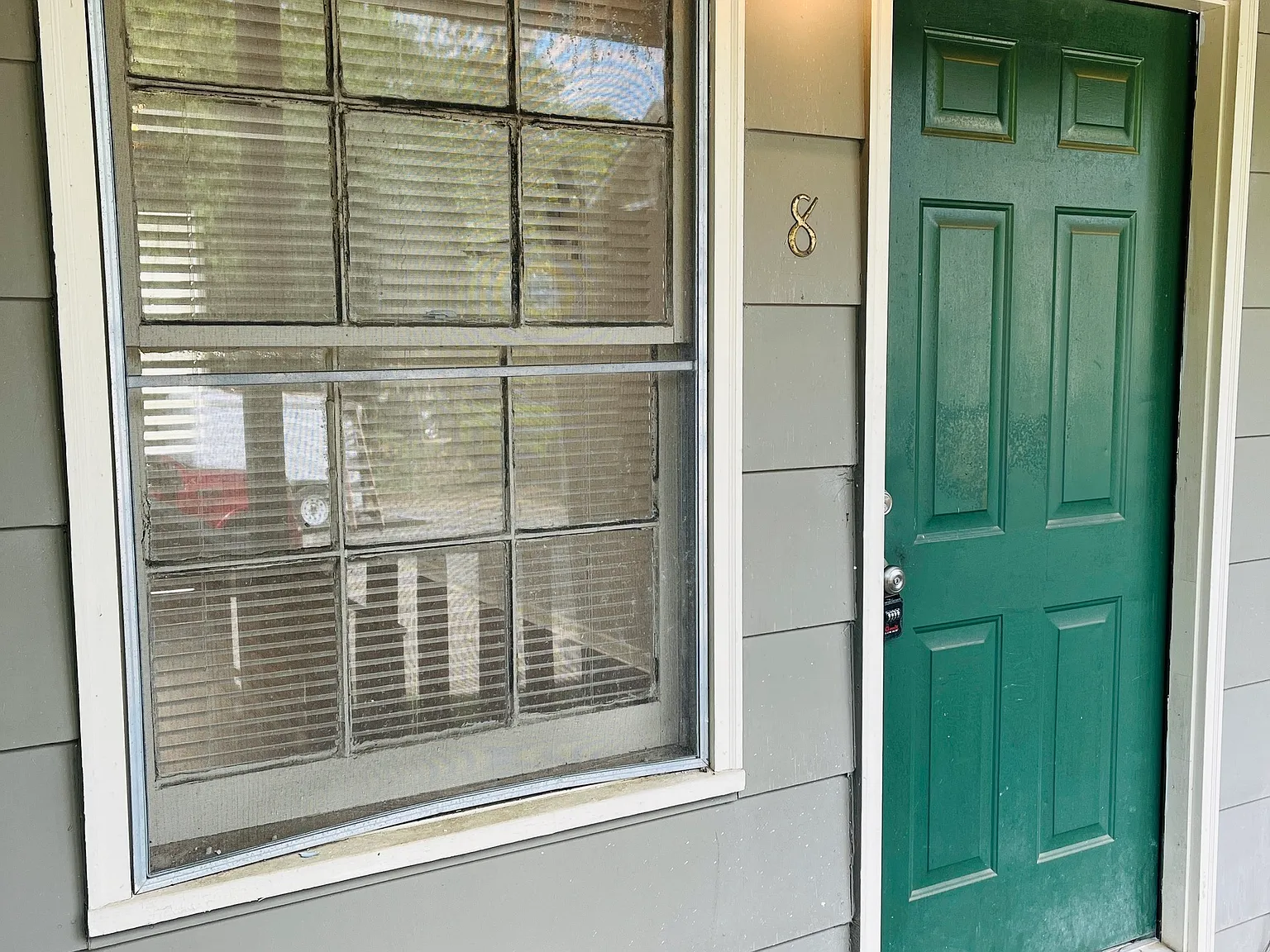 1 bed, 1.0 bath, $695 — Photo 2