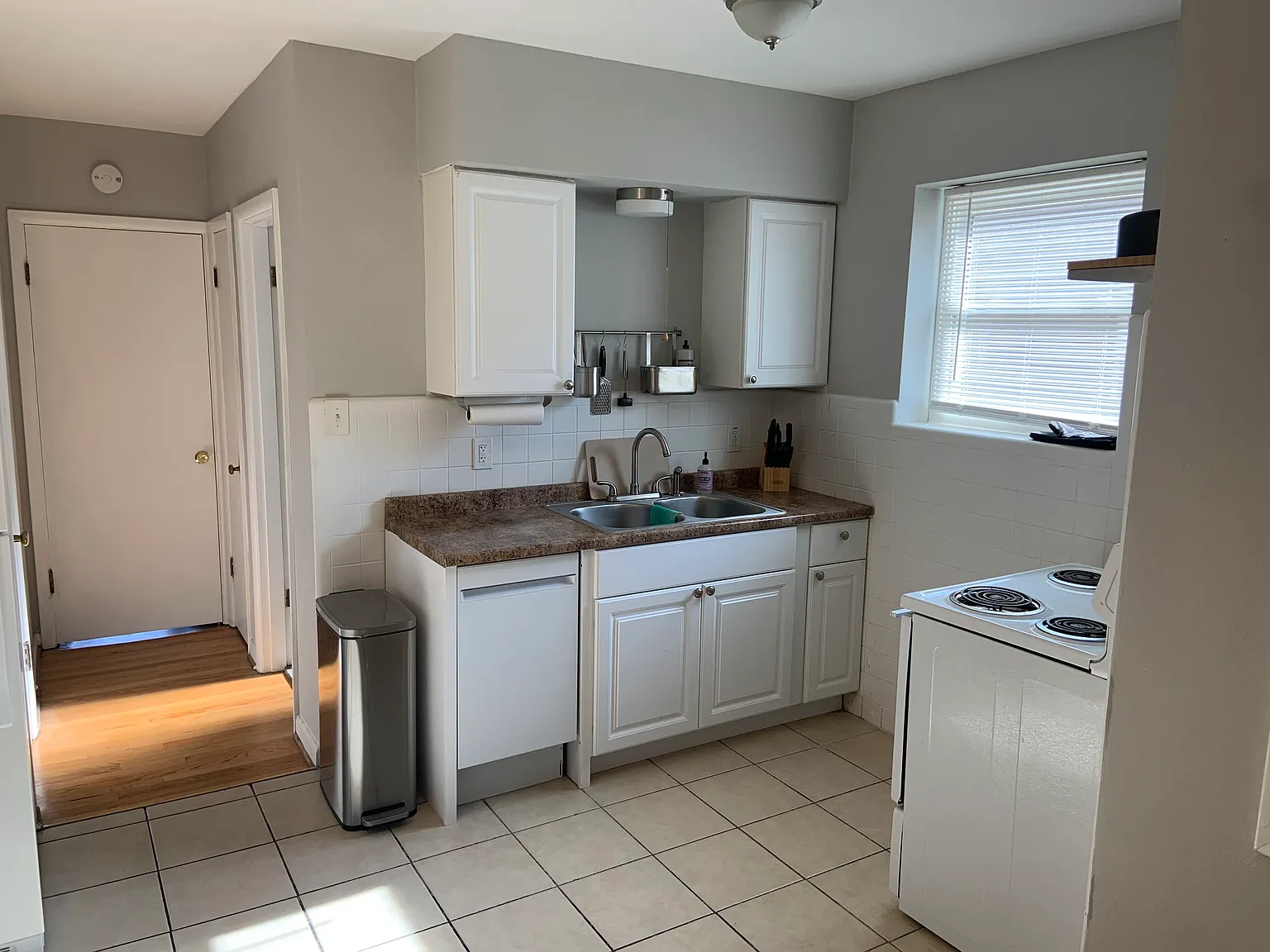 1 bed, 750 sqft, $1,100 — Photo 4