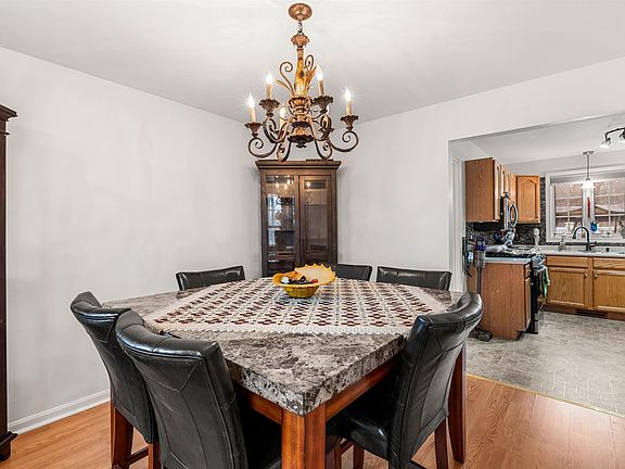 5th image of 19 Whittemore Road