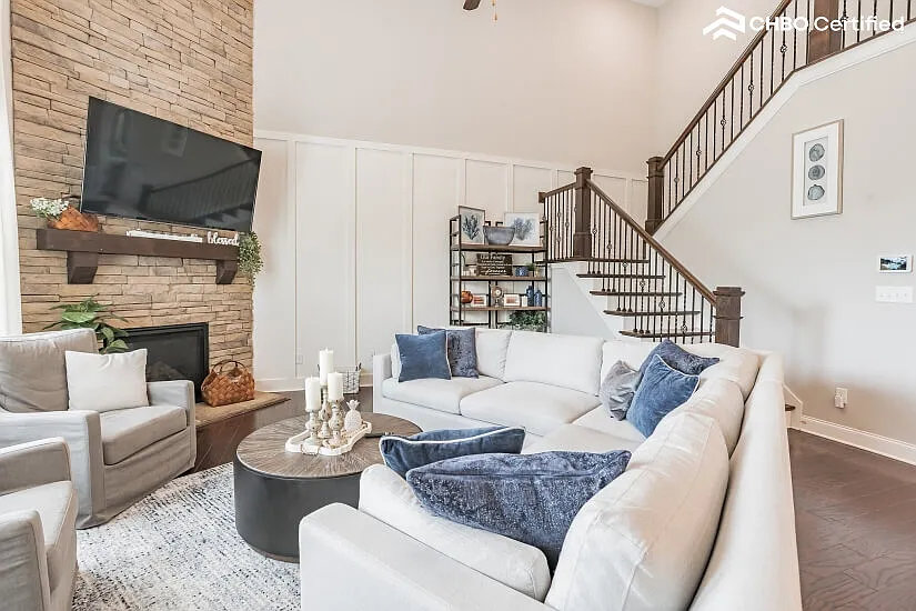 Fully Furnished in Suburban Nashville — Photo 2