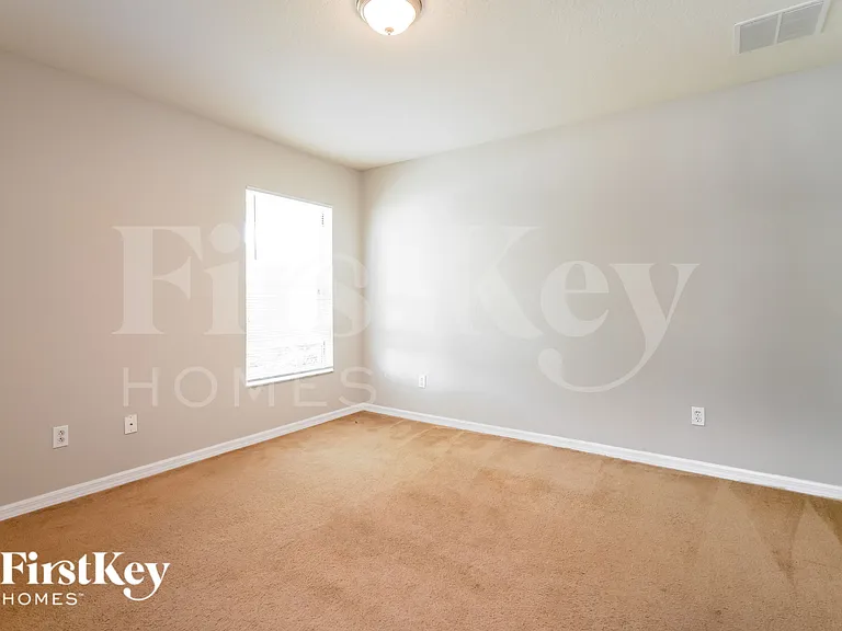 2101 Laparelle Dr — Photo 12
