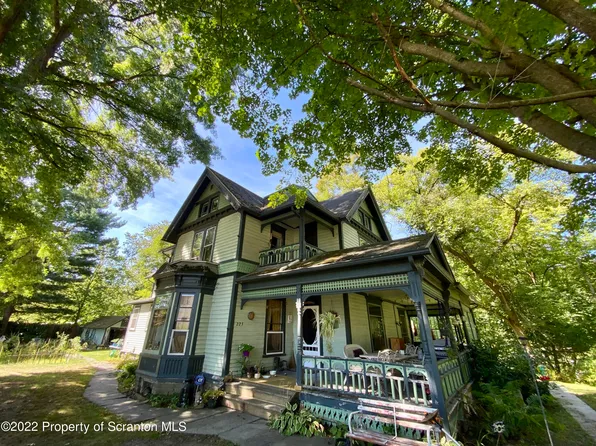 225 Franklin St, Laceyville, PA 18623