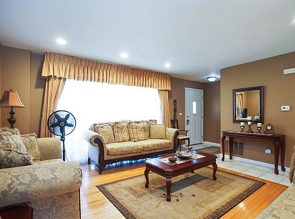 2nd image of 7769 N Nordica Ave