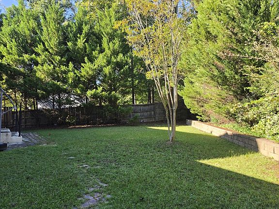5th image of 132 Kings Ridge Dr
