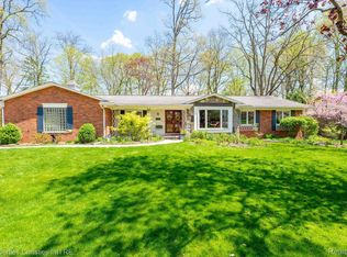 5753 Cherry Crest Dr, West Bloomfield, MI