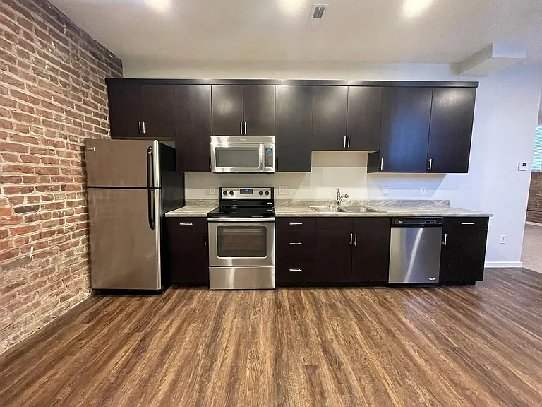 628 Park Ave — Photo 53