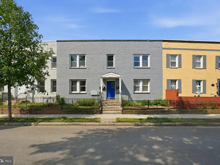 1250 Queen St NE #1 — Photo 17