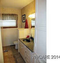 4th image of 300 Woodlawn Dr