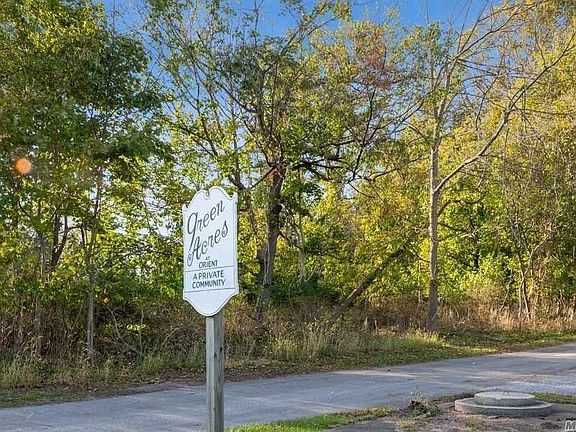 2nd image of 965 Greenway W