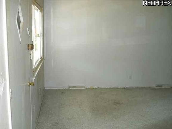 4th image of 3784 E 144th St