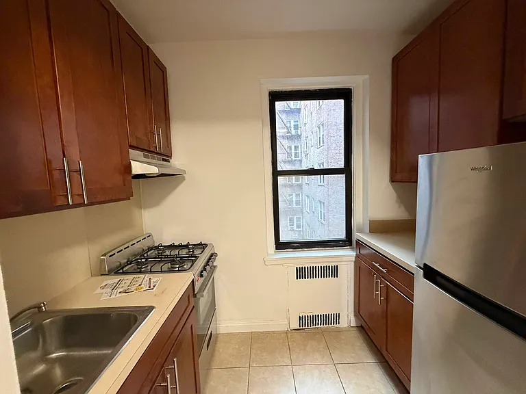 300 Ocean Pkwy #3F — Photo 6