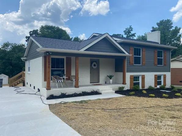 5840 Charing Pl, Charlotte, NC 28211