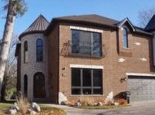 6839 N Kenton Ave, Lincolnwood, IL