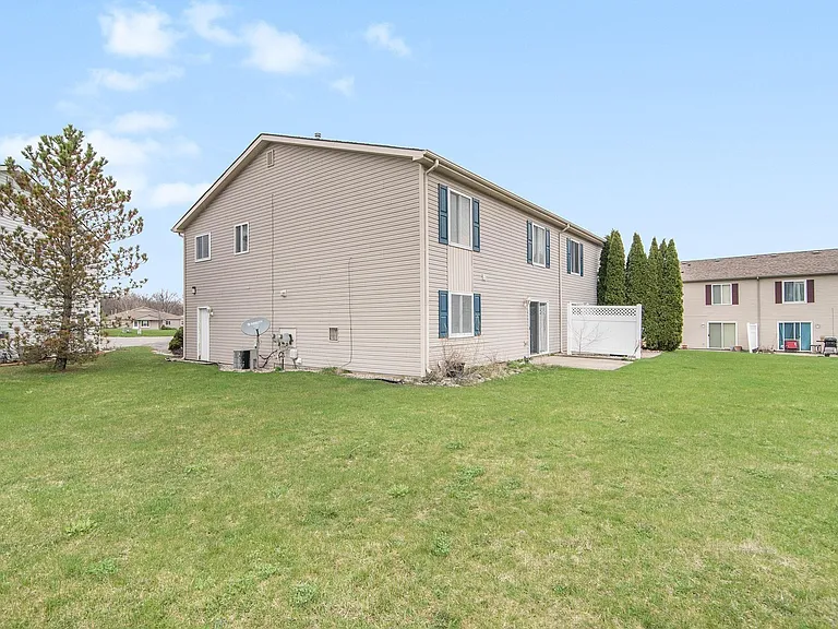 9527 Greenfield Ct — Photo 15