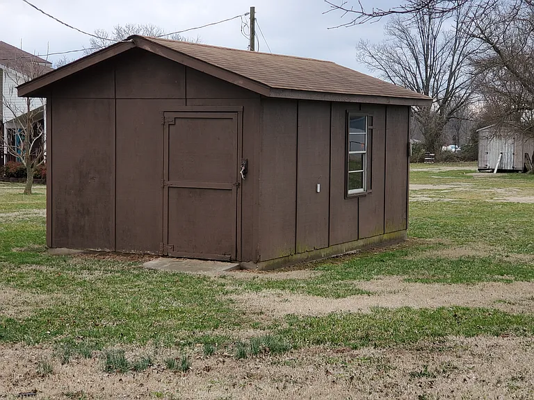 312 S Zion St — Photo 11