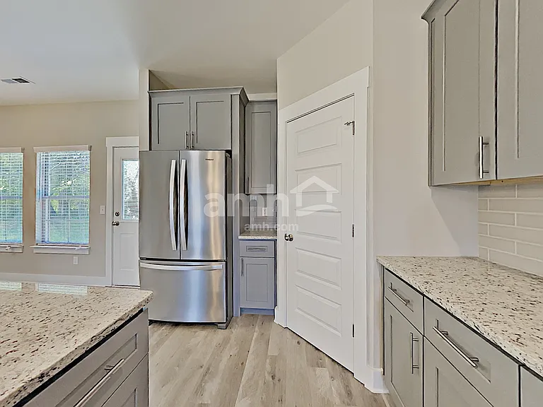 314 Charity Ln — Photo 3