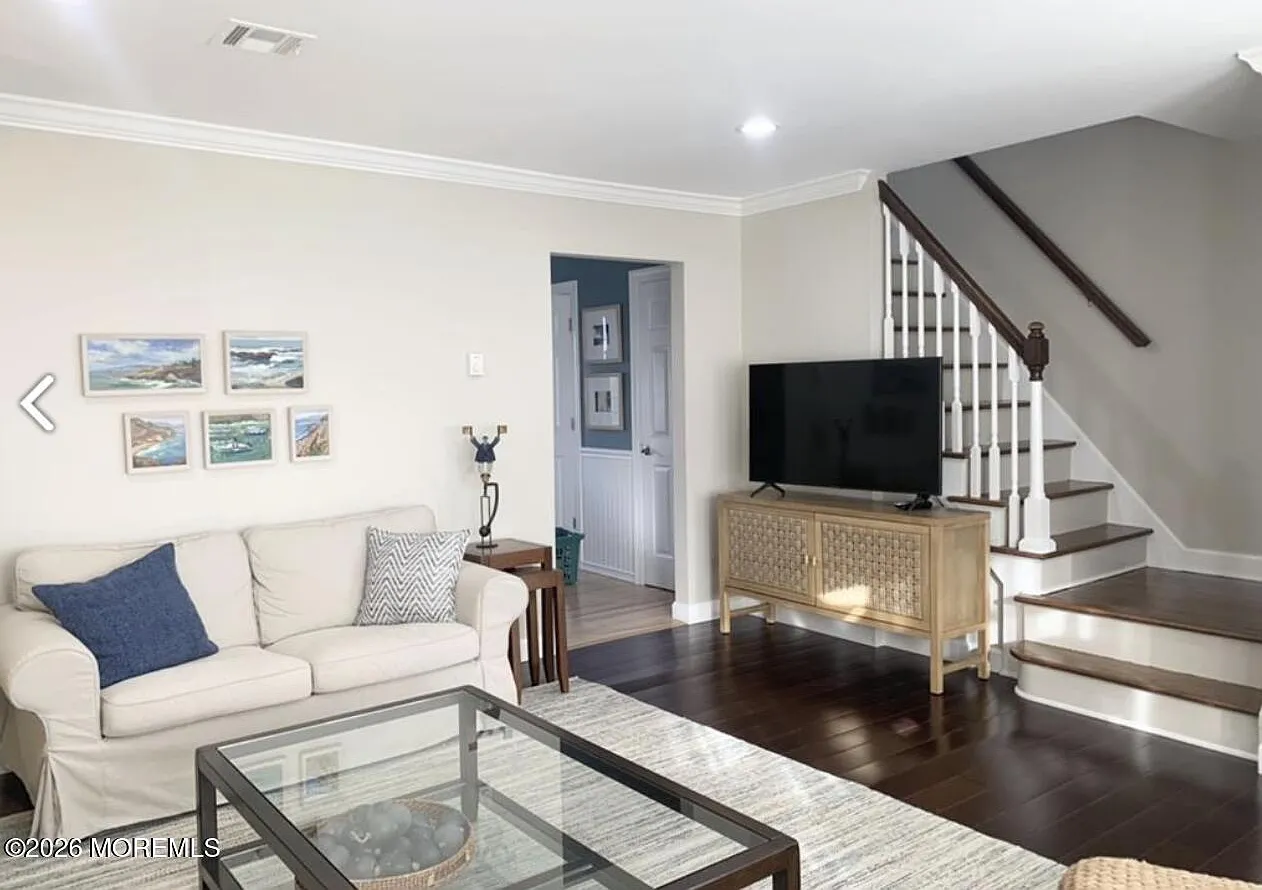 3 bed, 1.5 bath, $3,400 — Photo 3