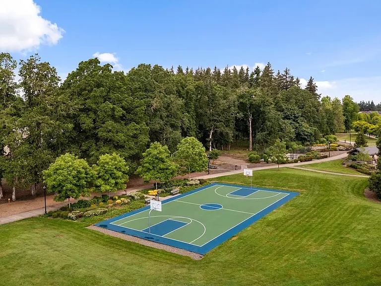 Beautiful parks are just a few minute walk away!