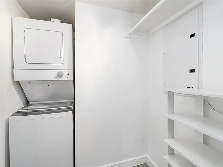 2200 Dickson Dr #218 — Photo 16
